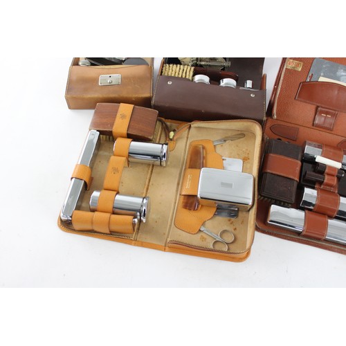 401 - 6 x Assorted Vintage GENTS GROOMING Travel Cases & Razors Inc Dry Razors, Etc