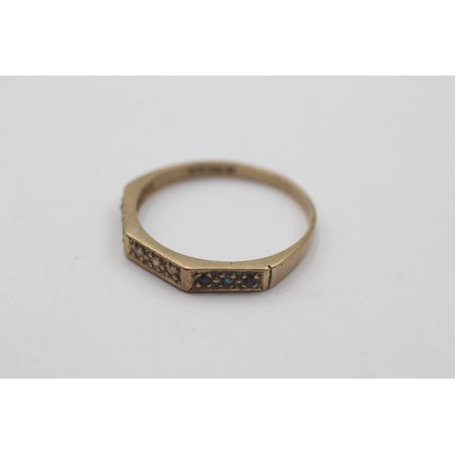 440 - 9ct gold diamond & sapphire half-eternity dress ring (1.7g) SIZE Q