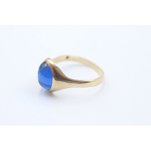 460 - 9ct gold vintage blue paste statement ring (2.1g) SIZE M