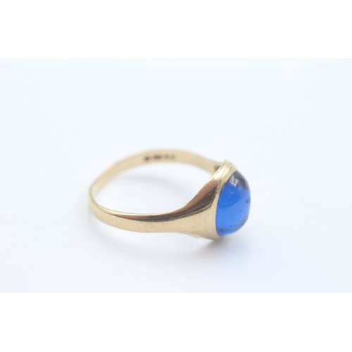 460 - 9ct gold vintage blue paste statement ring (2.1g) SIZE M