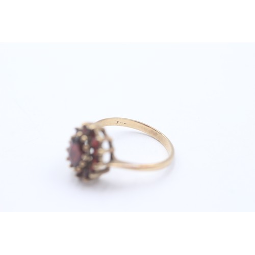 472 - 9ct gold vintage garnet cluster dress ring (2.5g) SIZE N