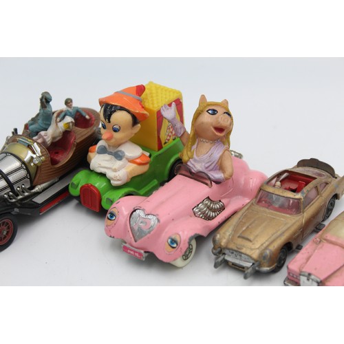 491 - 6 x Vintage TV / FILM Diecast Inc Miss Piggy, Pinnochio Etc