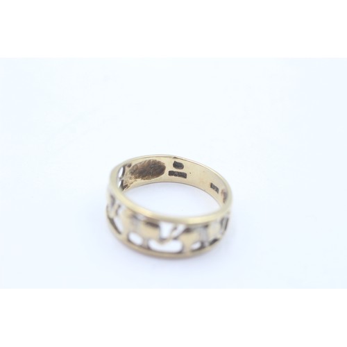 492 - 9ct gold elephant openwork ring (2.2g) SIZE M