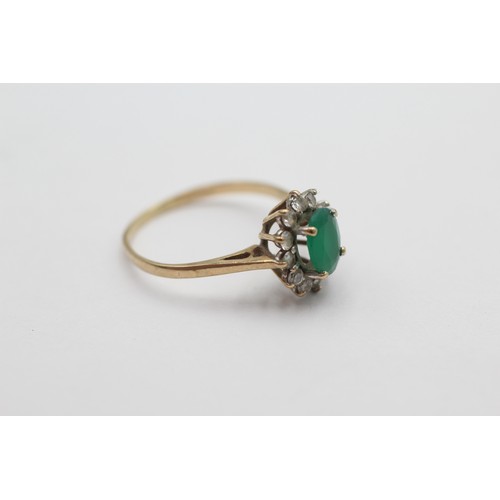 536 - 9ct gold chrysoprase & clear gemstone halo dress ring (1.6g) SIZE N