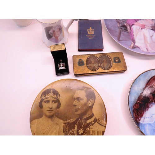 190 - BOX OF QUEEN MOTHER MEMORABILIA INCLUDES CUPS, PLATES, TINS ETC