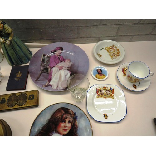 190 - BOX OF QUEEN MOTHER MEMORABILIA INCLUDES CUPS, PLATES, TINS ETC