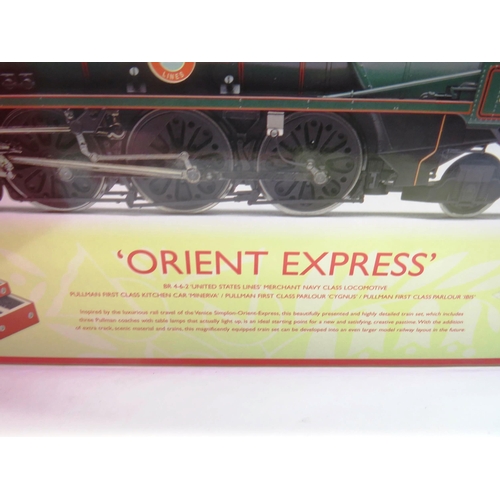 140 - HORNBY OO GAUGE SIMPTON EXPRESS TRAIN SET BOXED AS NEW