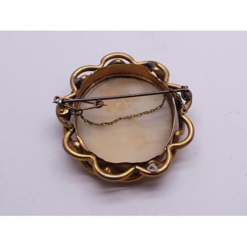 357 - PINCH BECK CAMEO BROOCH