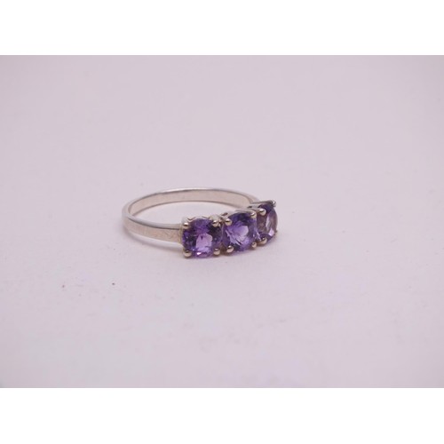 371 - GEMPORIA SILVER RING