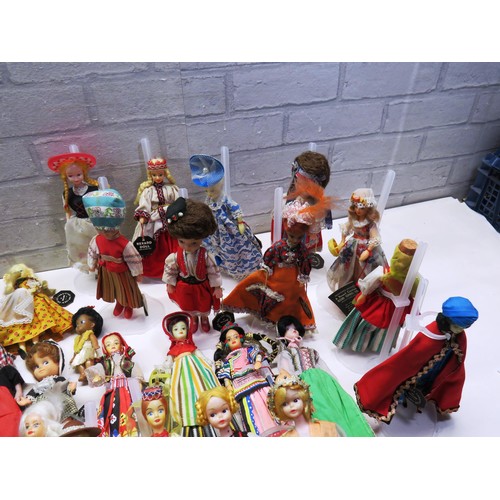 189 - COLLECTION OF 45 REXARD DOLLS - VARIOUS SIZES, HISTORICAL FIGURES AND NATIONAL COUNTRY DOLLS