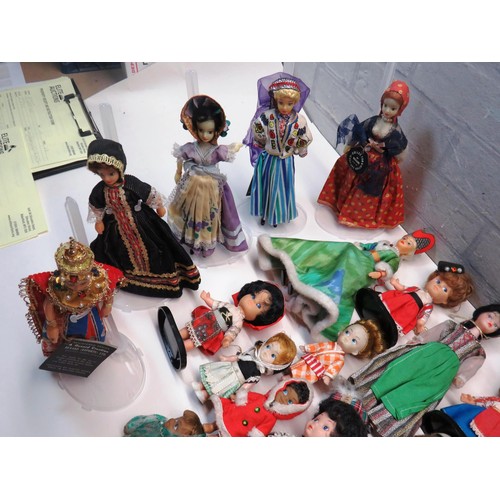 189 - COLLECTION OF 45 REXARD DOLLS - VARIOUS SIZES, HISTORICAL FIGURES AND NATIONAL COUNTRY DOLLS