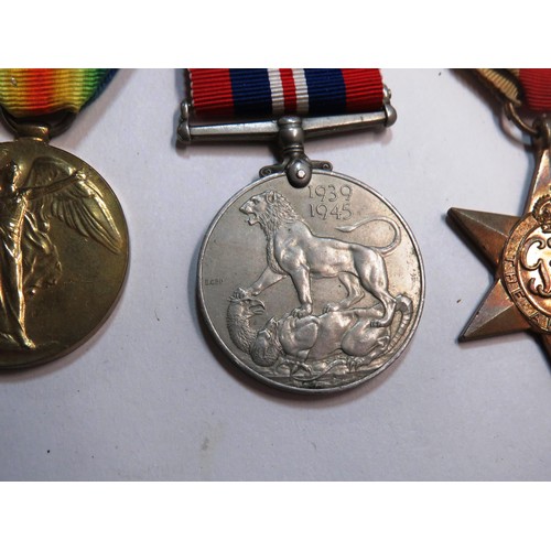 206 - 3 x WWII, WWI MEDALS