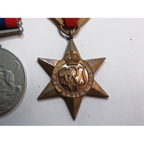 206 - 3 x WWII, WWI MEDALS