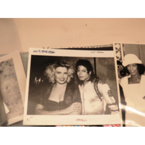 35 - COLLECTION OF MICHAEL JACKSON PHOTO'S AND AN ALBUM OF COLLECTORS CARDS