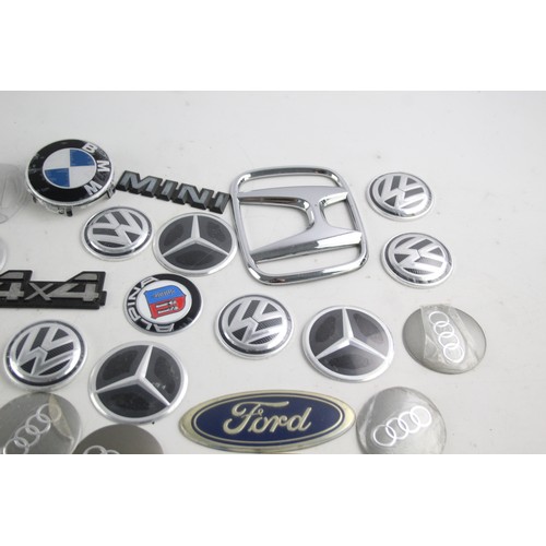 414 - Job Lot Assorted AUTOMOBILIA Car Logo Badges Inc Mercedes, Audi, Bmw