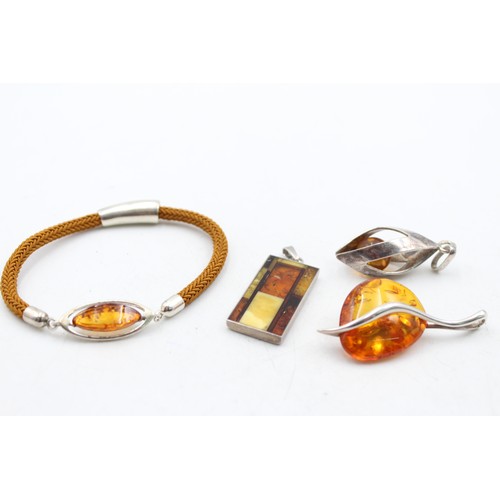 667 - 4 x .925 sterling silver amber set jewellery (27g)