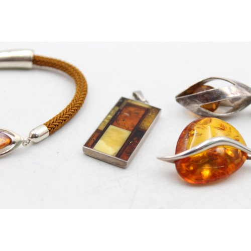 667 - 4 x .925 sterling silver amber set jewellery (27g)