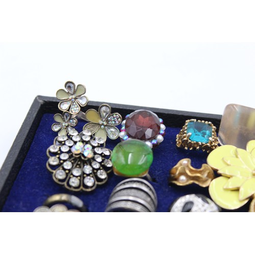 679 - 35 X Assorted Statement Costume Rings