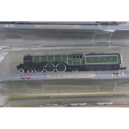 680 - 12 x Boxed Model Display Trains Inc White Rose, Flying Scotsman Etc