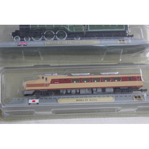 680 - 12 x Boxed Model Display Trains Inc White Rose, Flying Scotsman Etc