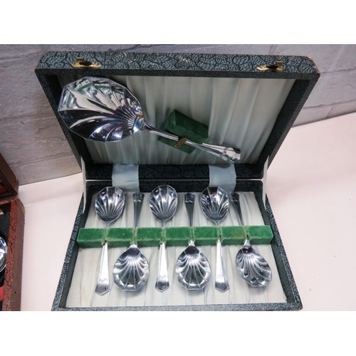 83 - 4 x BOXED DINING SETS TO INCLUDE CUTLERY CARVING ETC