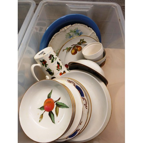 209 - COLLECTION OF CROCKERY INCLUDING PLATES, MUGS, SAUCERS AND DISHES