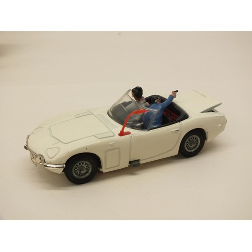 64 - CORGI JAMES BOND TOYOTA 2000 GT