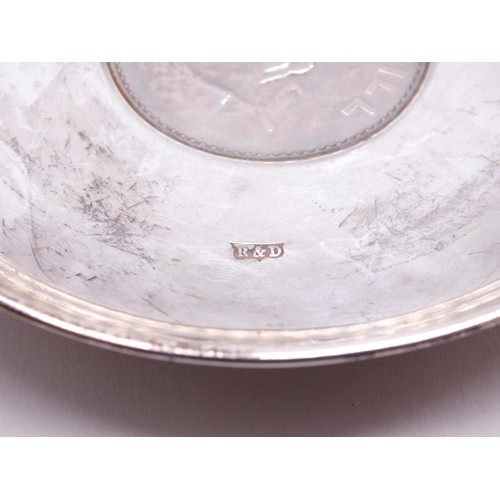 69 - 925 SILVER PIN DISH WITH 1965 CHURCHILL CROWN 72G