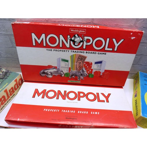 232 - SELECTION OF VINTAGE GAMES INCLUDING MONOPOLY