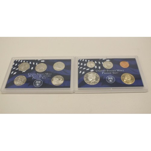 125 - UNITED STATES MINT PROOF COIN SET 2001