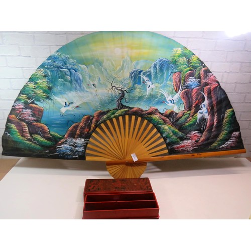 77 - LARGE VINTAGE CHINESE HAND PAINTED FAN AND ORIENTAL BOX