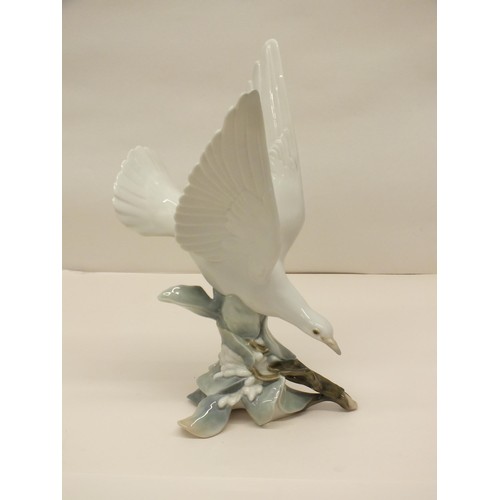 174 - LlADRO BIRD FIGURE