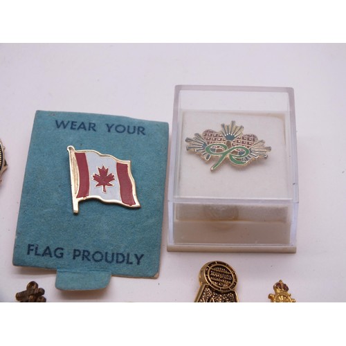 226 - COLLECTION OF VINTAGE BADGES & PINS INCLUDES THE BOYS BRIGADE & ROYAL ARTILLERY