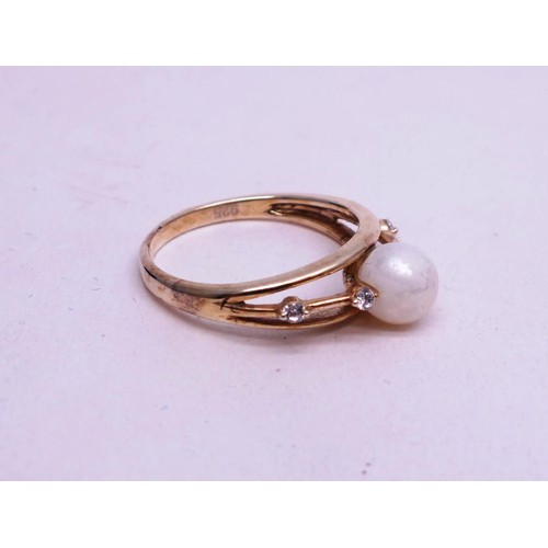 100A - 925 SILVER FAUX PEARL RING SIZE M IN BLUE VELVET HEART SHAPED RING BOX