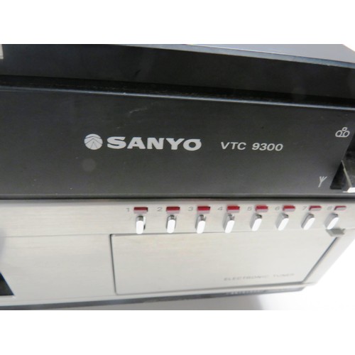 573 - VINTAGE SANYO BETAMAX VIDEO