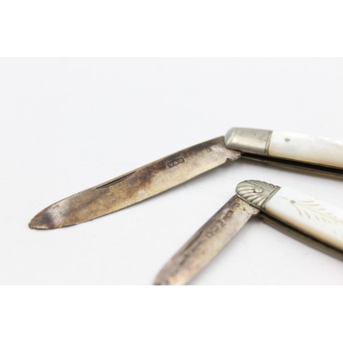 567 - 2 x Antique Hallmarked .925 STERLING SILVER Knives with Mother of Pearl Handles (33g)