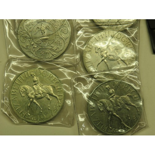 66 - ELEVEN 1977 ELIZABETH II CROWNS