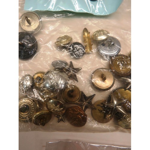 94 - JOB LOT OF ASSORTED MILITARY BUTTONS