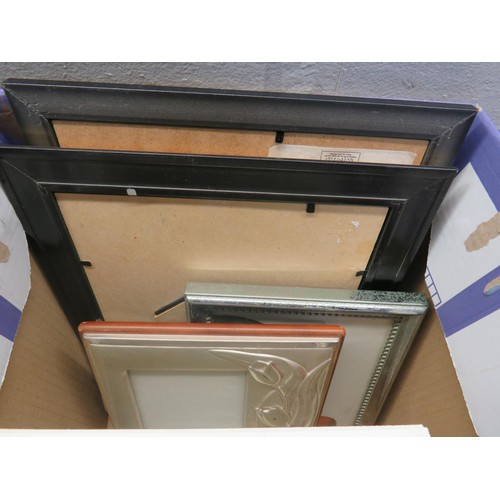 139 - 21 ASSORTED PHOTGRAPH/PICTURE FRAMES