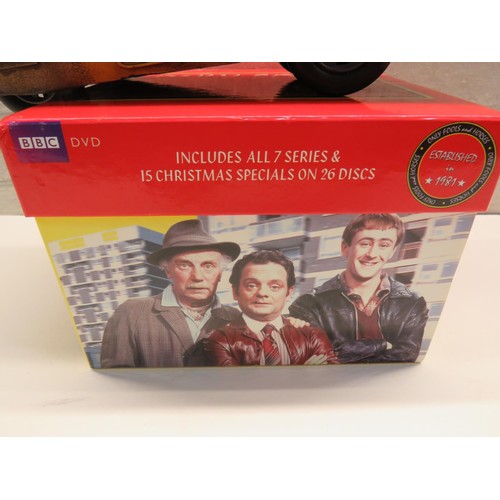 159 - ONLY FOOLS AND HORSES DVD SET AND VAN