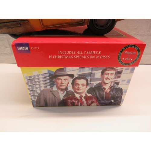 159 - ONLY FOOLS AND HORSES DVD SET AND VAN