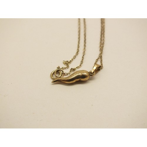 15 - 9ct GOLD HORN OF PLENTY PENDANT & CHAIN