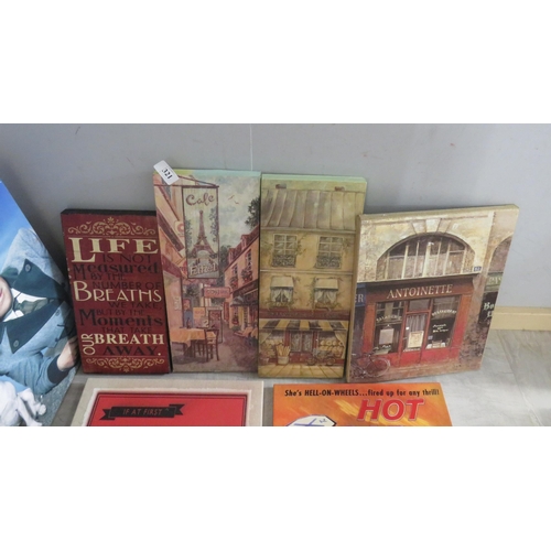 321 - LARGE SELECTIONOF MIXED WALL CANVASSES