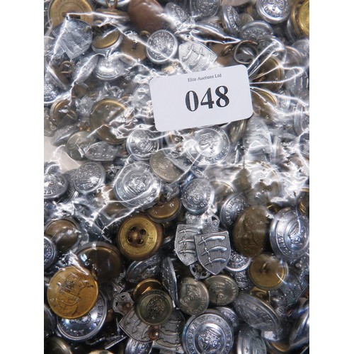 48 - APPROXIMATELY 2KG BAG OF POLICE MILITARY BUTTONS