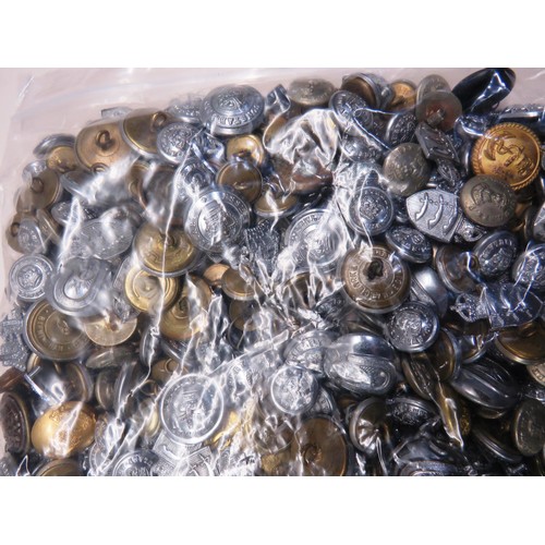 48 - APPROXIMATELY 2KG BAG OF POLICE MILITARY BUTTONS