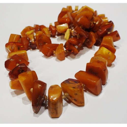 277 - GENUINE VINTAGE BUTTERSCOTCH AMBER LARGE NUGGET BEAD GRADUATED 32