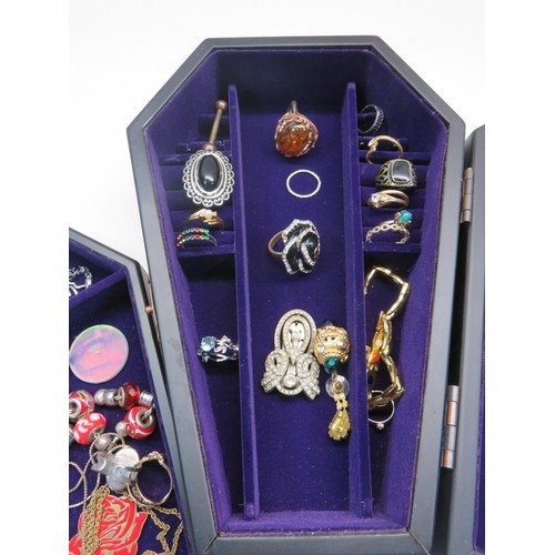 225 - COFFIN DESIGN JEWELLERY BOX AND JEWELLERY CONTENTS