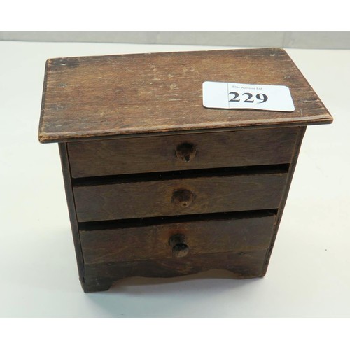 229 - VINTAGE MINIATURE SALESMAN SAMPLE WOODEN DRAWERS & VINTAGE JEWELLERY