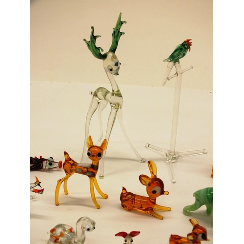 252 - COLLECTION OF VINTAGE GLASS ANIMALS