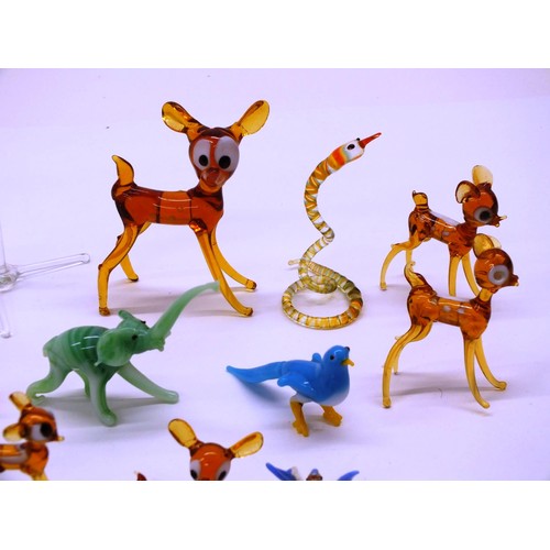 252 - COLLECTION OF VINTAGE GLASS ANIMALS